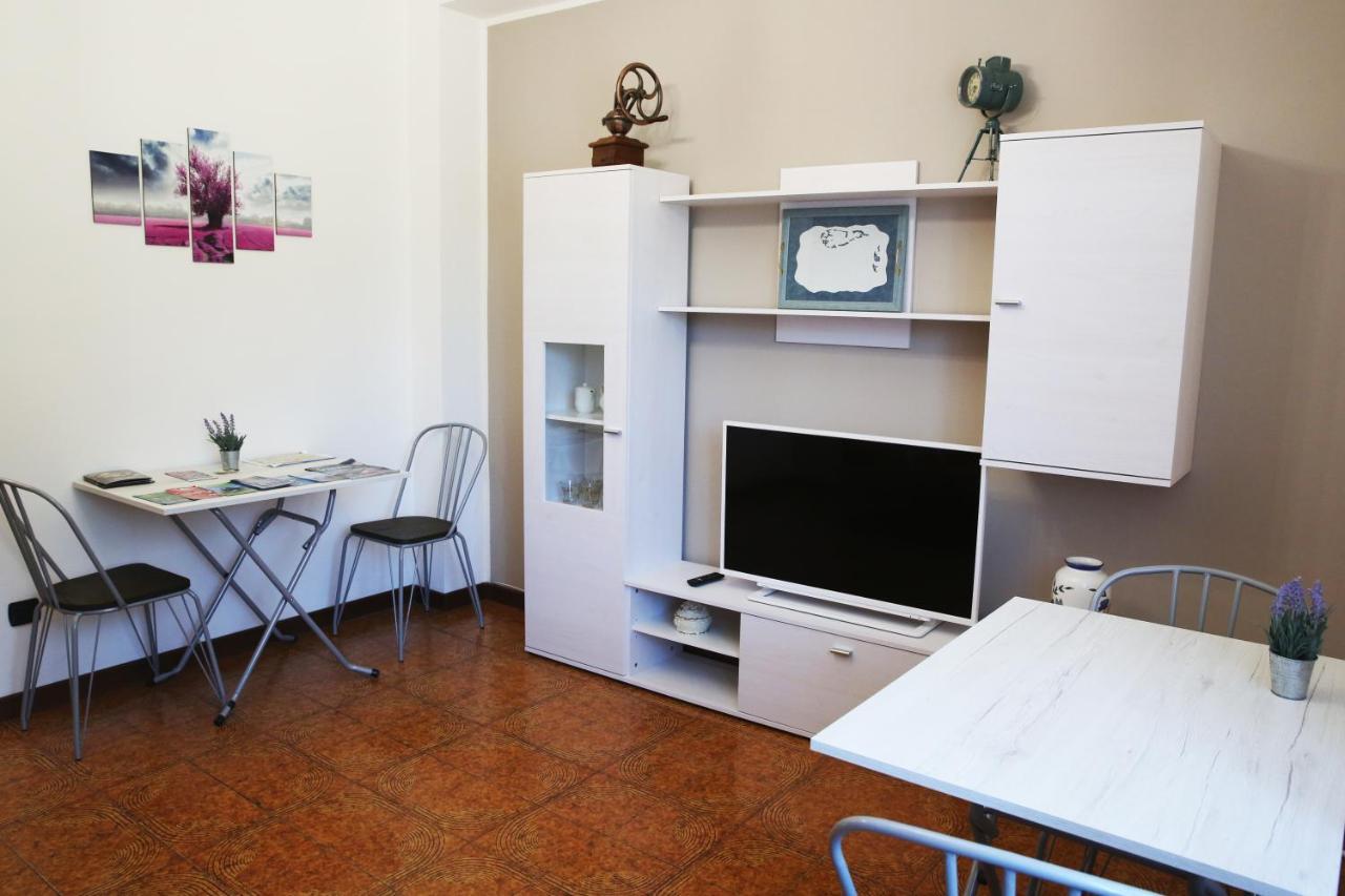 Appartamento Delle Rose Sesto Calende Exterior photo