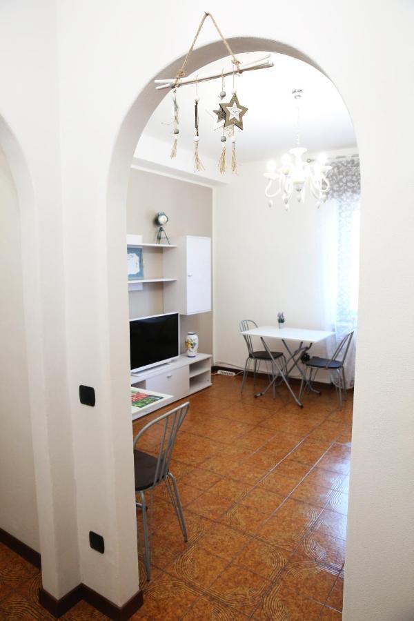 Appartamento Delle Rose Sesto Calende Exterior photo
