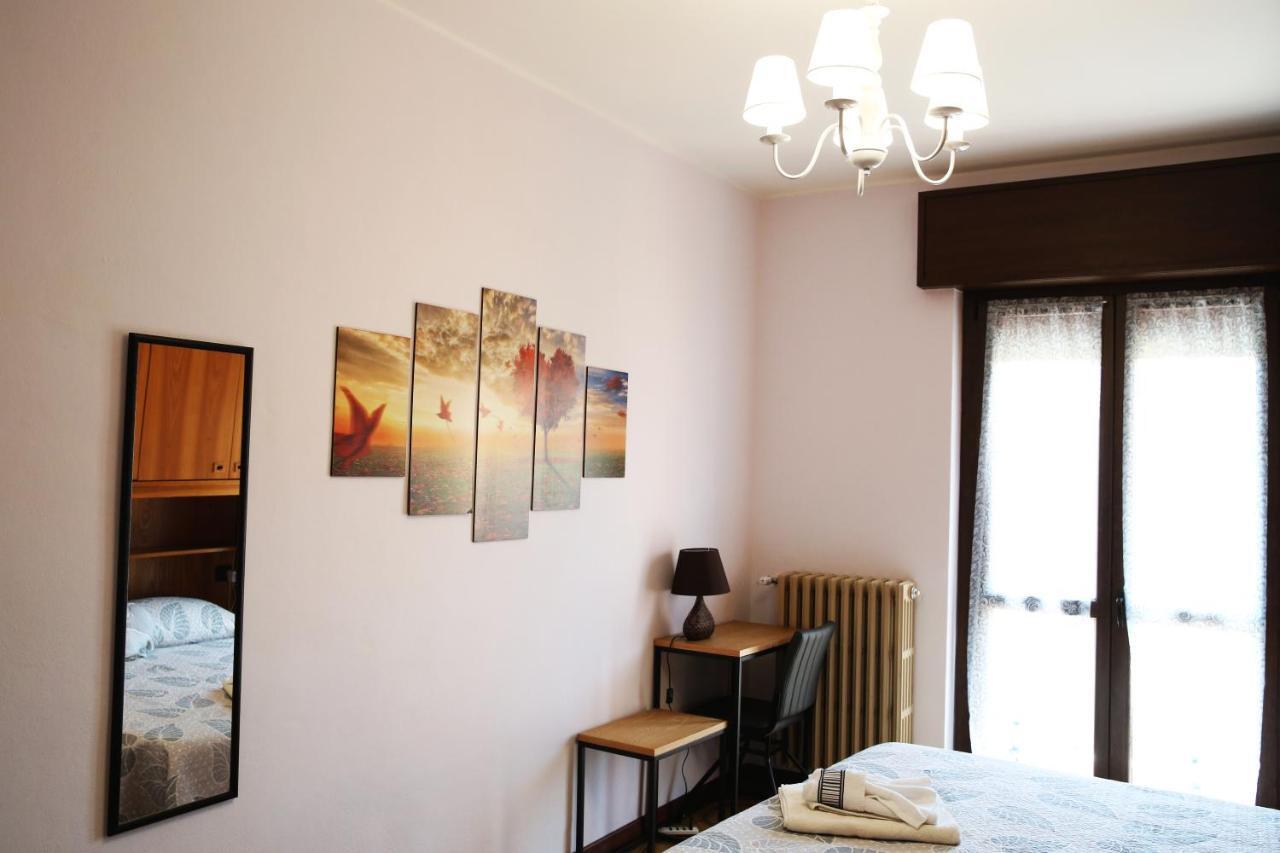 Appartamento Delle Rose Sesto Calende Exterior photo